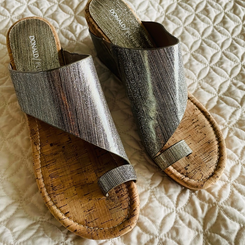 Donald Pliner Wedge Sandals Sz 10